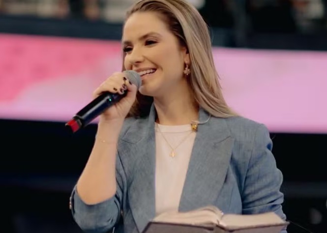 Camila Campos, cantora diagnosticada com câncer, agradece corrente de oração