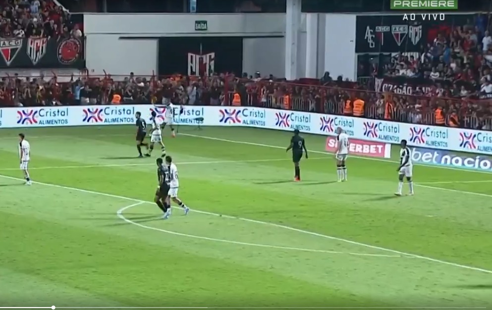 Vasco vence Atlético-GO e garante quarta vitória pelo Brasileirão