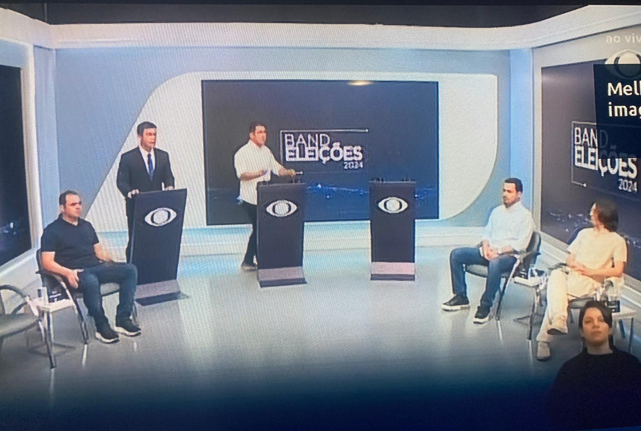 Começa debate entre candidatos à prefeitura de Manaus na TV Band 