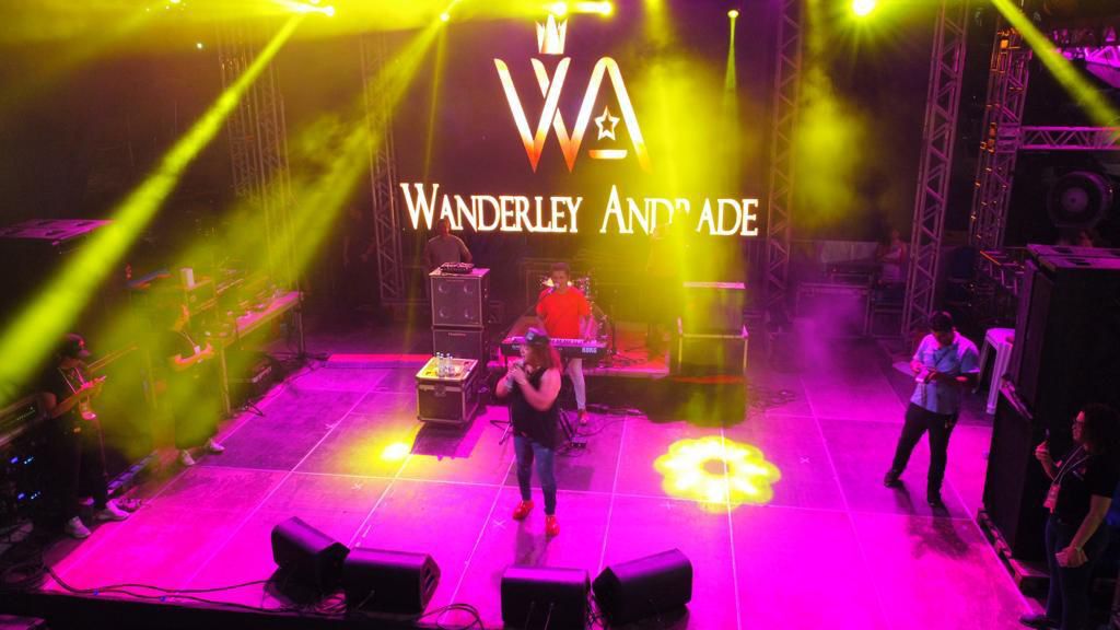 4º dia da Feira de Agronegócios da Nilton Lins tem show de Wanderley Andrade e atrações para toda a família