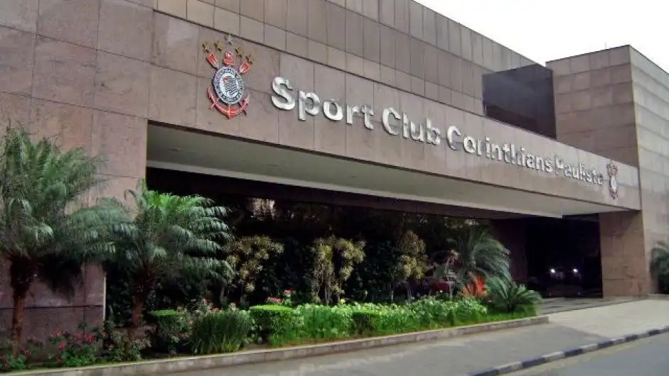 Corinthians se diz surpreso com suposta relação de facção criminosa em contratos 