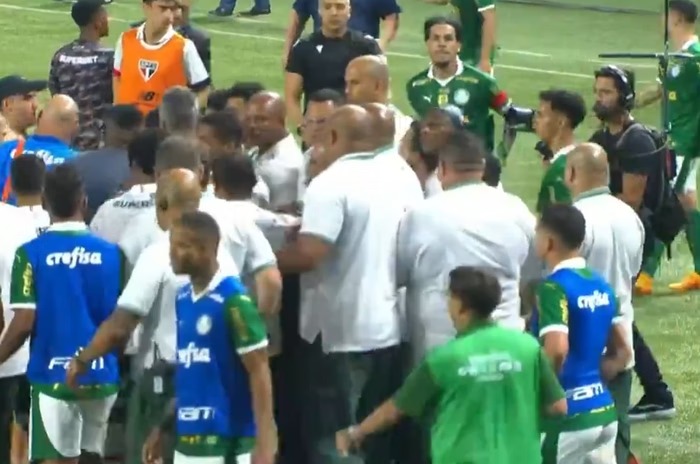 São Paulo denuncia homofobia de torcedores do Palmeiras