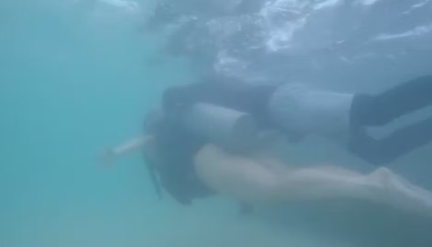 Guia filmado se masturbando durante mergulho com turista em Maragogi é preso