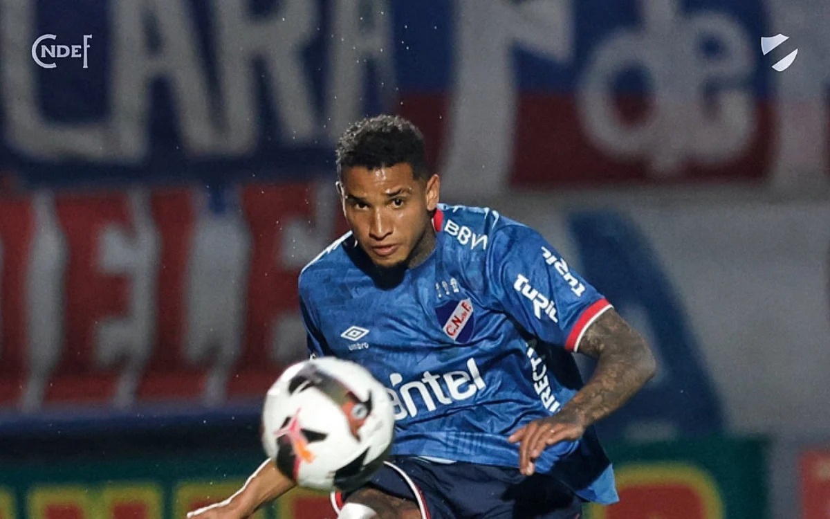 Izquierdo sofreu parada cardíaca e está sob 'cuidados intensivos', diz hospital