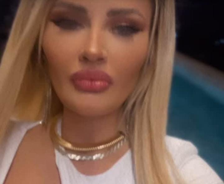 Influencer alega ter sido banida de App de encontros: 'bonita demais'