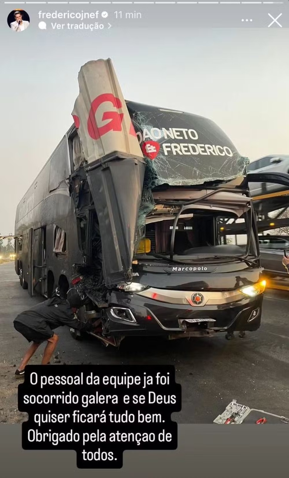 Acidente com ônibus da dupla João Neto e Frederico deixa 4 feridos na BR-040