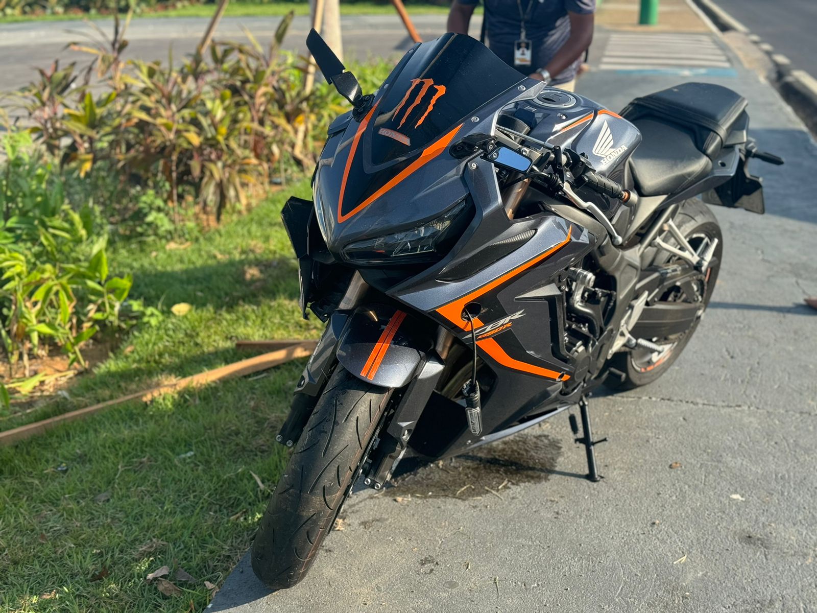 Motociclista que matou idoso atropelado furou sinal vermelho na Av. Constantino Nery