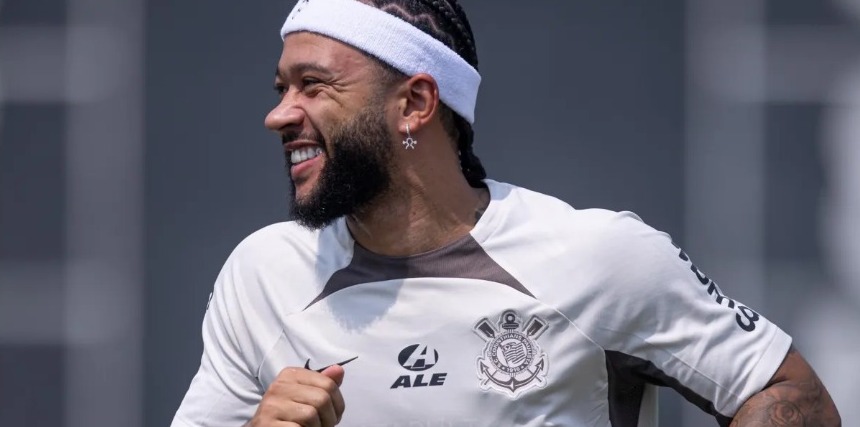 Corinthians adota cautela com Memphis Depay até que esteja 100% 