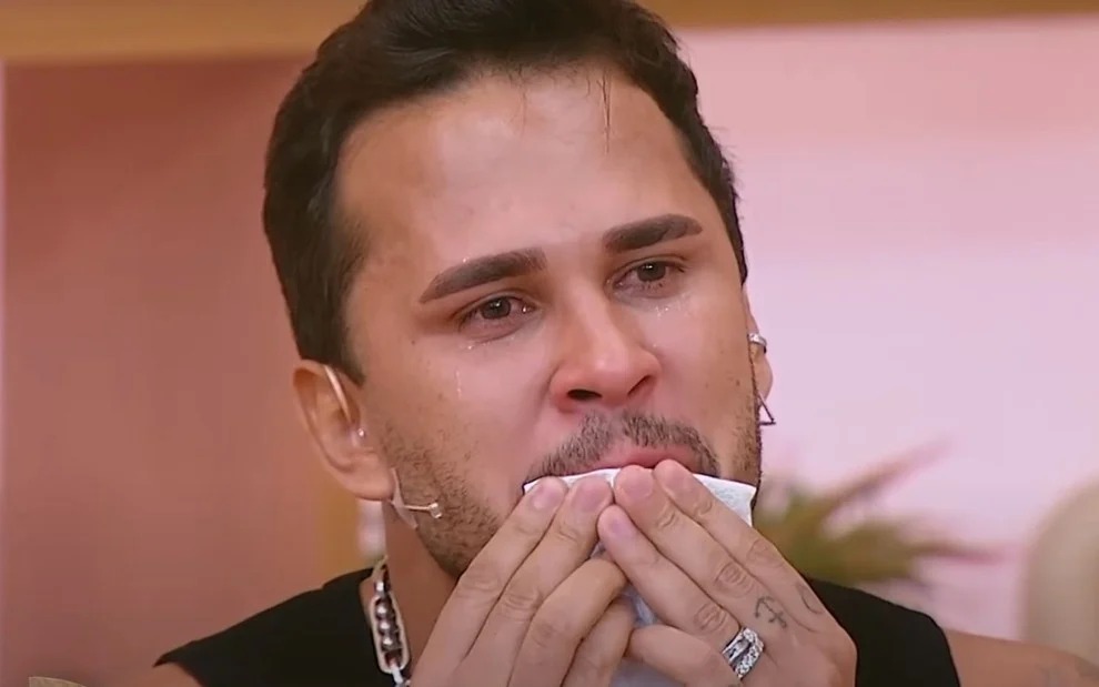 Após ter estreia adiada 3 vezes, programa de Lucas Guimarães deve ser cancelado pelo SBT