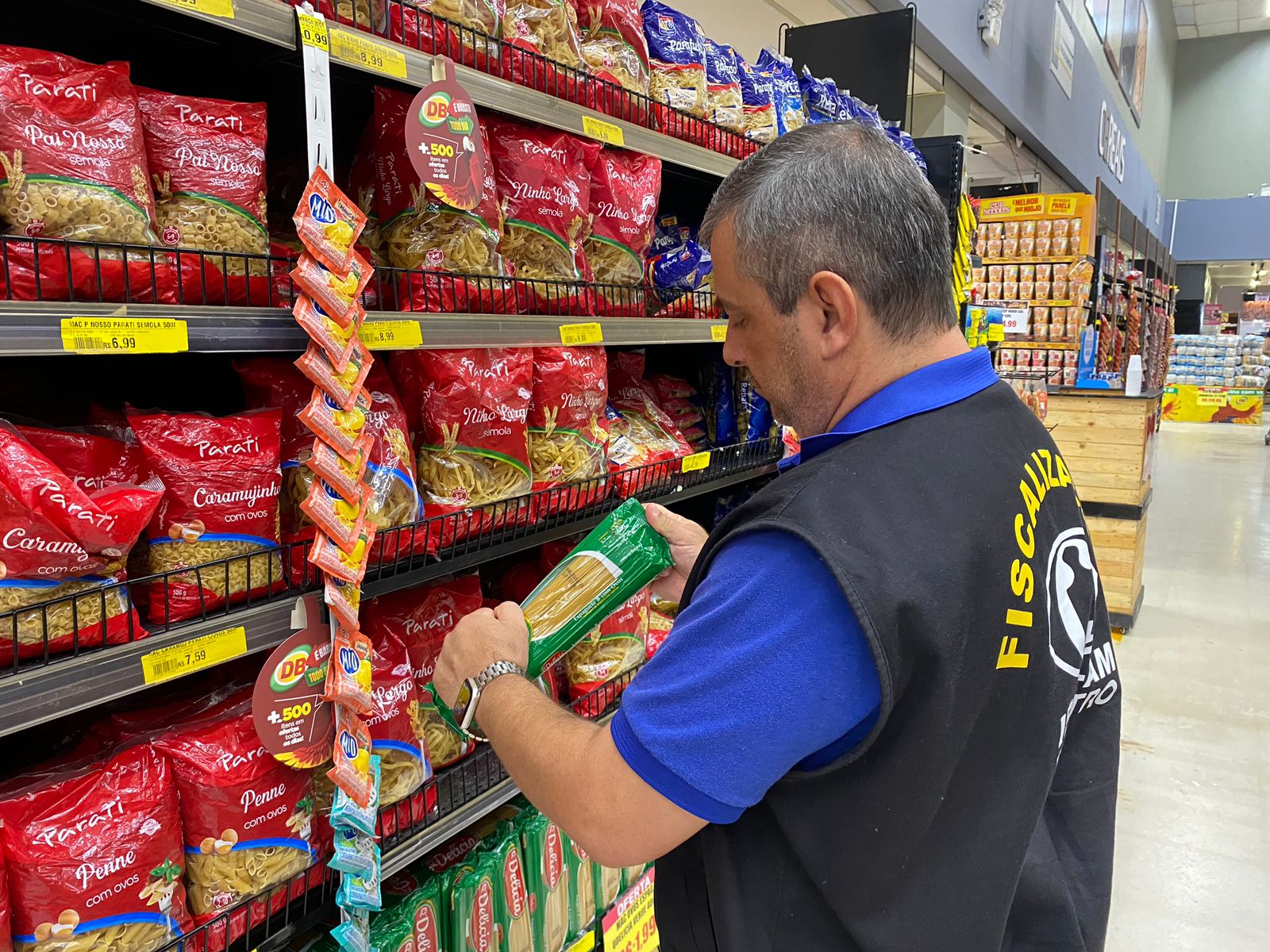 Marcas de farinha, arroz e feijão são reprovadas por irregularidades em Manaus