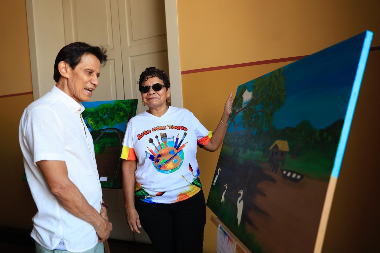 Mostra ‘Arte com Toque’ exibe obras de artistas com deficiência visual em Manaus