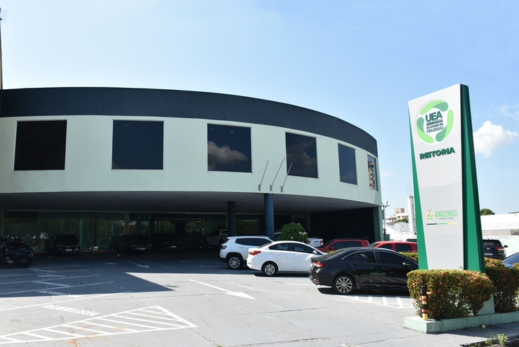 UEA divulga 360 vagas para curso pré-vestibular 2025