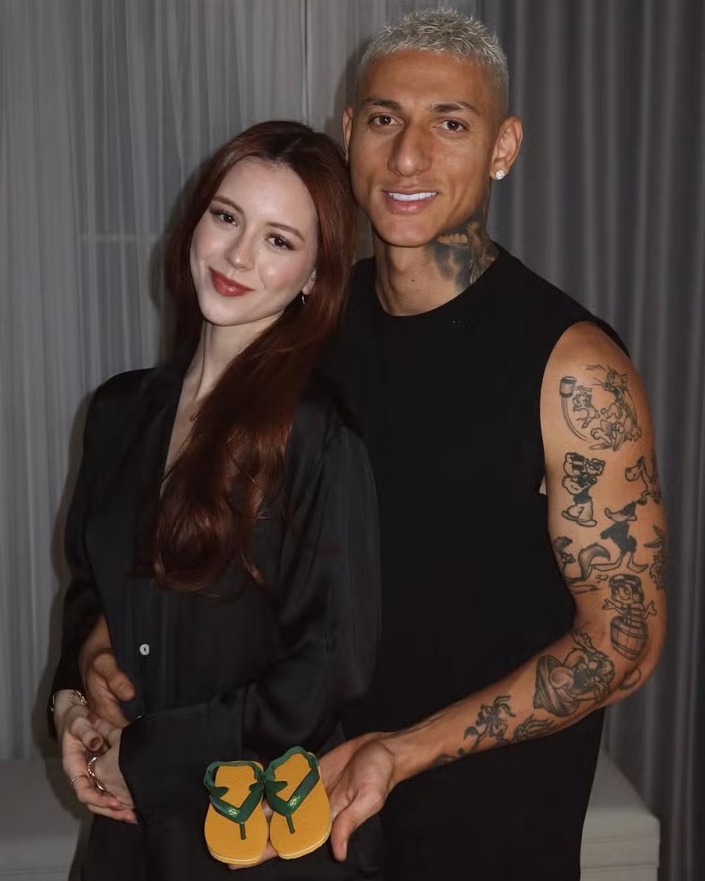 Richarlison e namorada anunciam gravidez: 'agora somos três'