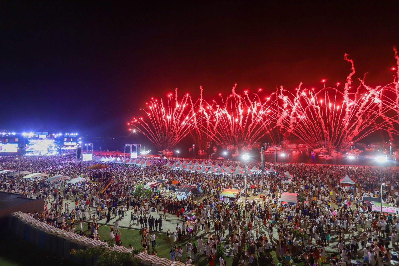 Com show de Pablo do Arrocha e Kevin o Cris, Réveillon na Ponta Negra reúne cerca de 150 mil pessoas
