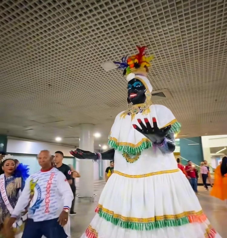 Chegada da Kamélia neste sábado abre oficialmente o Carnaval de Manaus