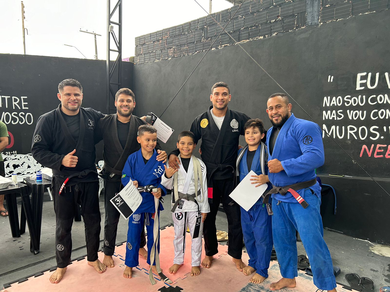 Atletas do 'Jovens Embaixadores' se destacam no jiu-jitsu e iniciam temporada de competições