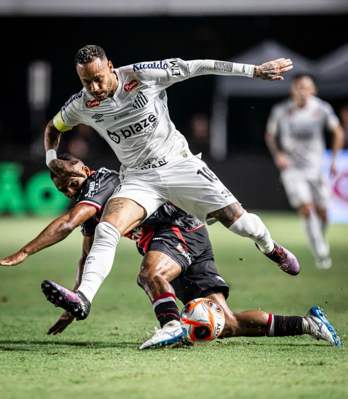 Santos sofre empate com Botafogo-SP em dia de retorno de Neymar