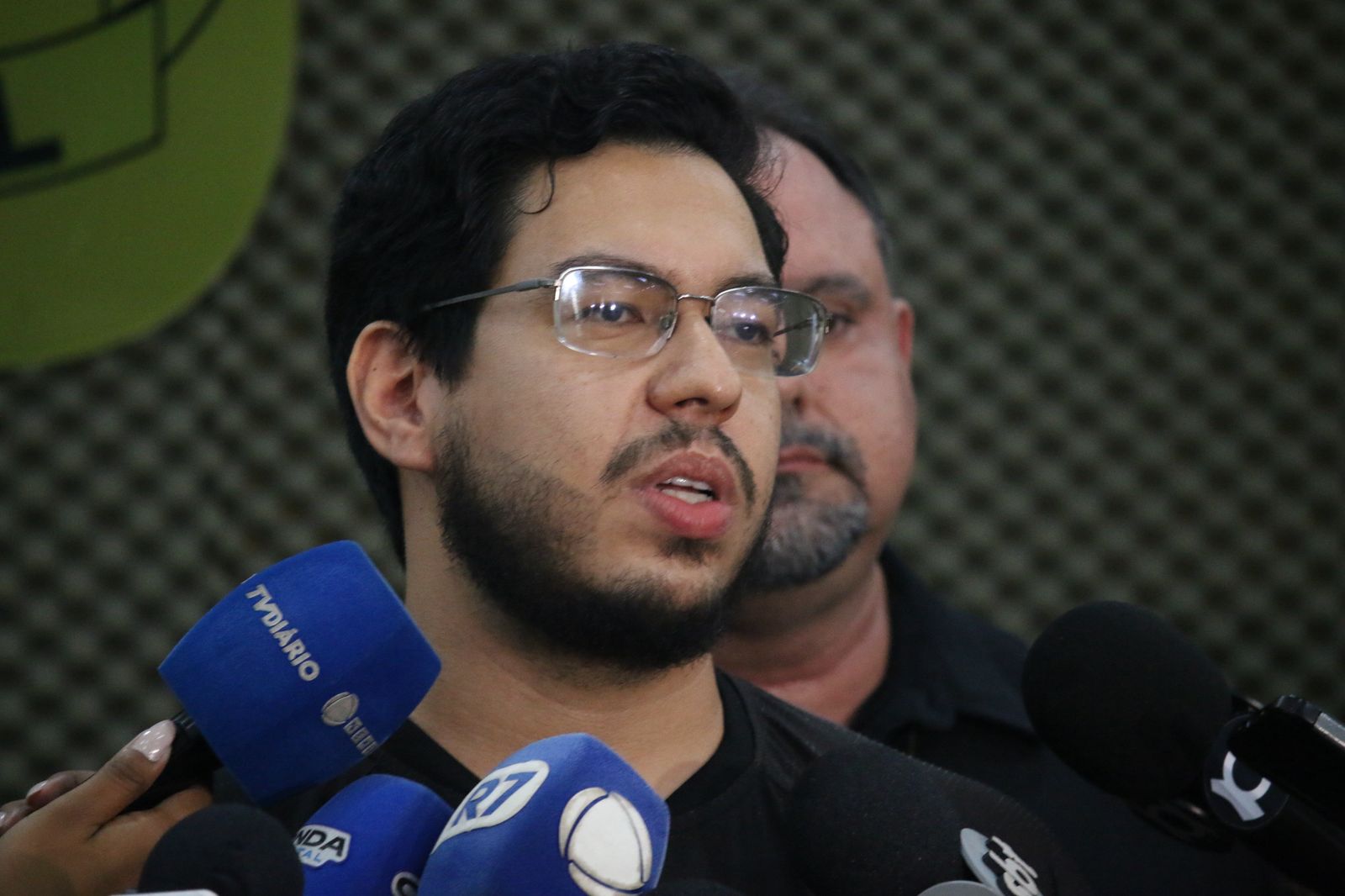 Pastor colocava filmes pornôs e estuprava crianças dentro da igreja em Novo Aripuanã