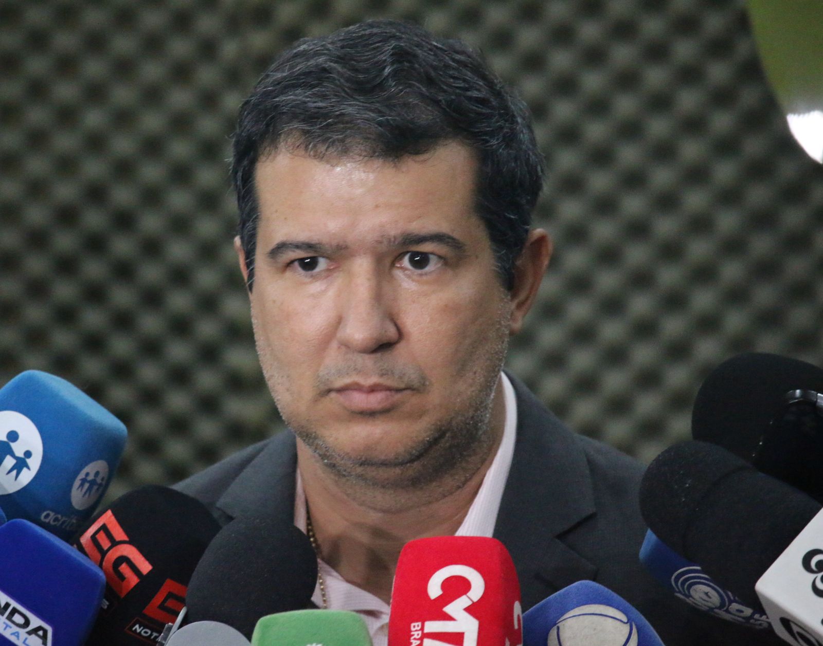 Funcionários vendiam veículos furtados de concessionária; saiba como esquema funcionava