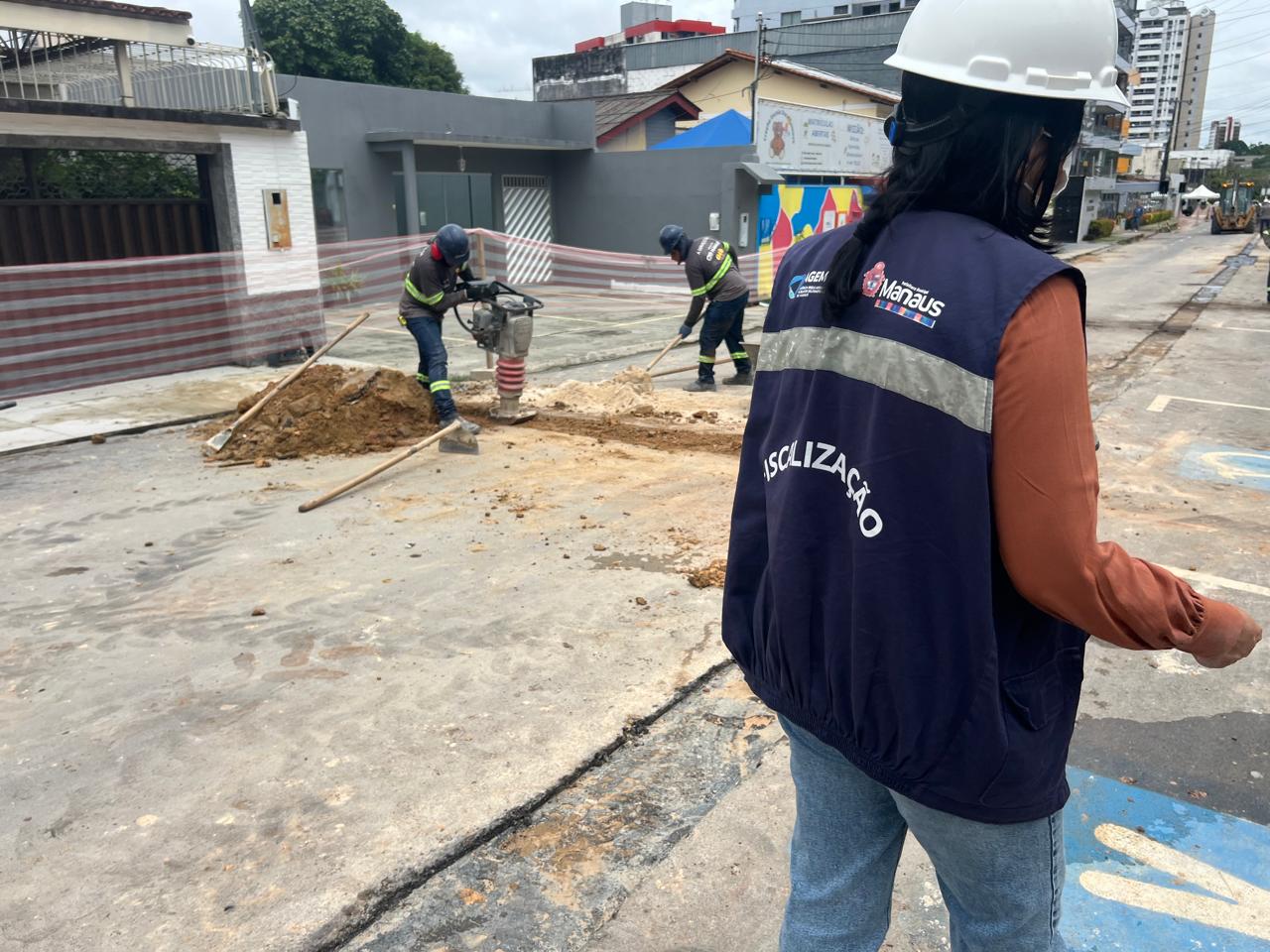 Águas de Manaus volta a ser multada por má qualidade dos serviços de recapeamento asfáltico