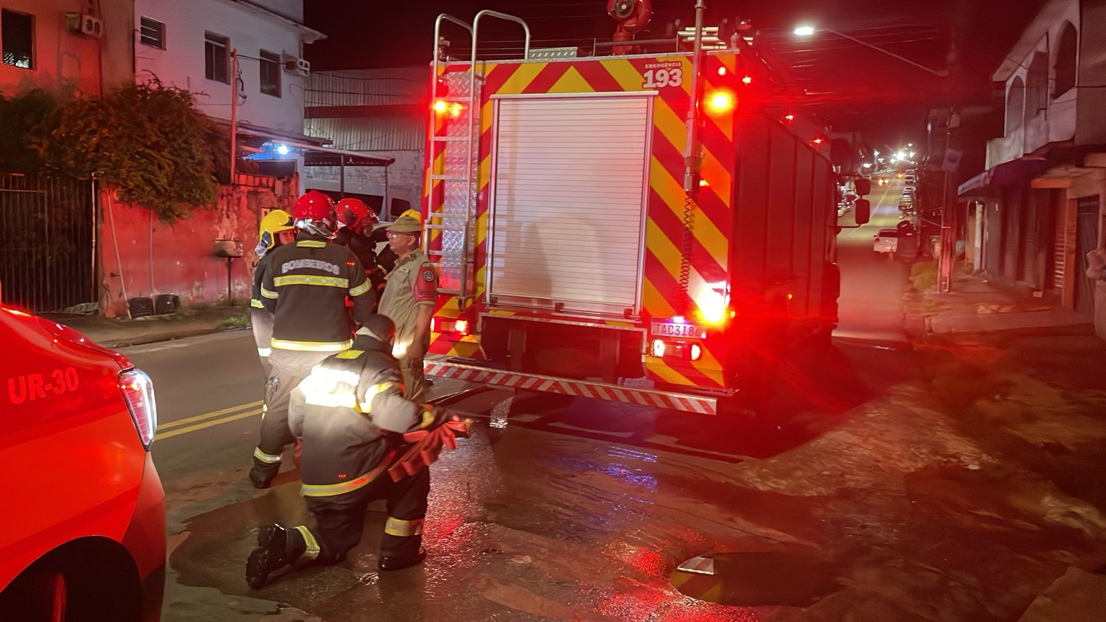 Incêndio atinge kitnet e assusta moradores do Santo Antônio