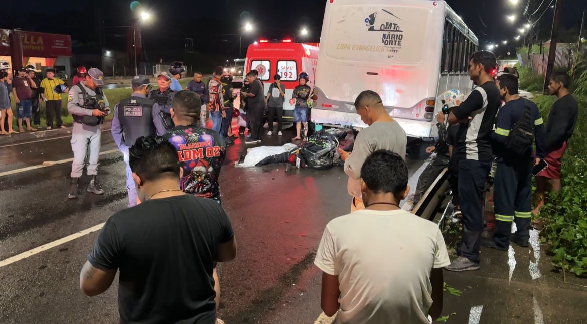Manobra de ônibus causou mortes de motociclista e passageiro durante acidente no Nova Cidade