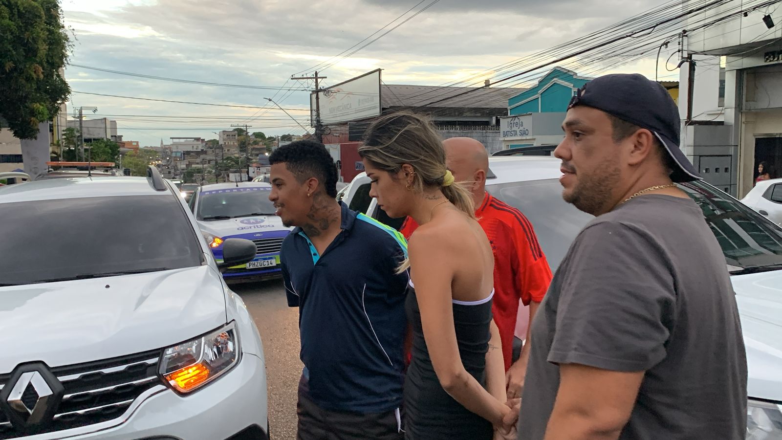 Prisão de assaltantes de joalheria termina com suspeito baleado no Cidade de Deus