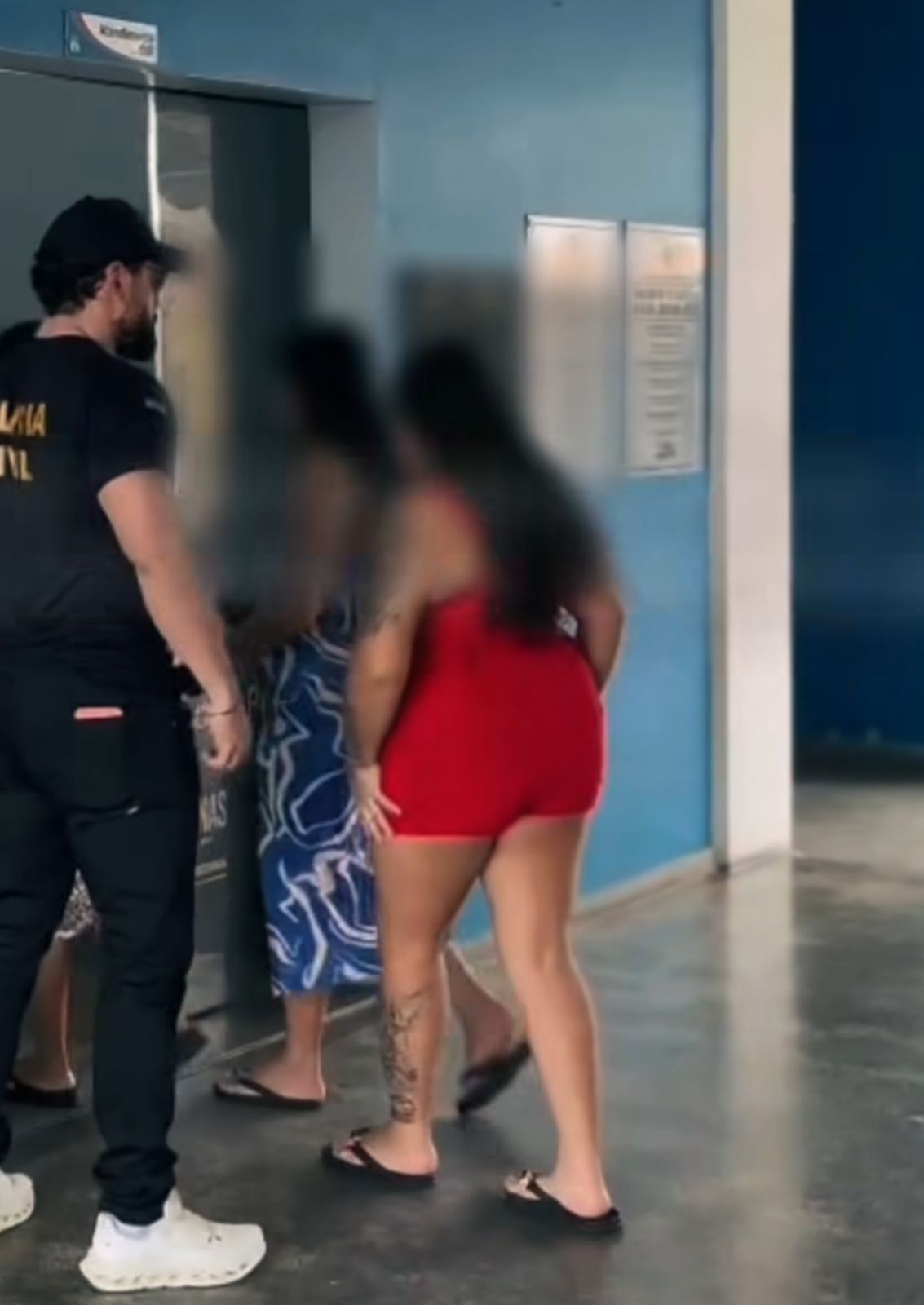 Mulheres são presas por agredirem jovem em adega de Manaus; vítima está em coma