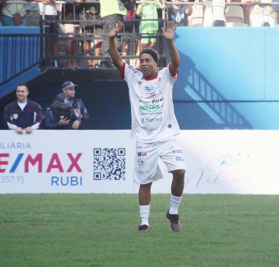 Arena da Amazônia recebe Ronaldinho Gaúcho para Jogo das Estrelas neste sábado