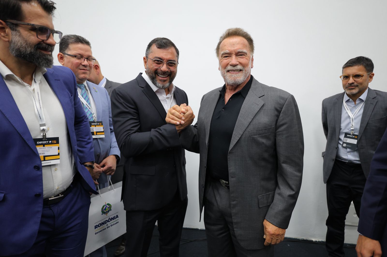 Wilson Lima apresenta a Schwarzenegger papel do Amazonas na agenda climática global
