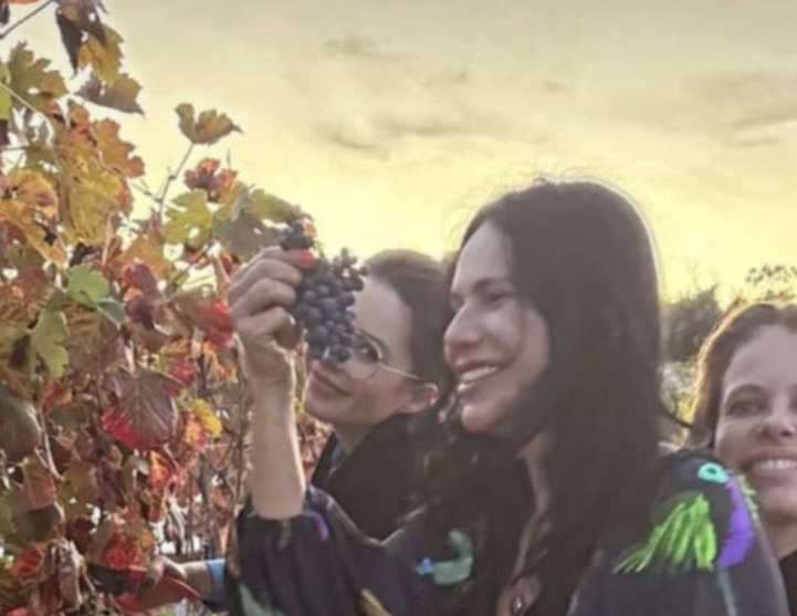 Sandy comemora aniversário da sogra em vinhedo