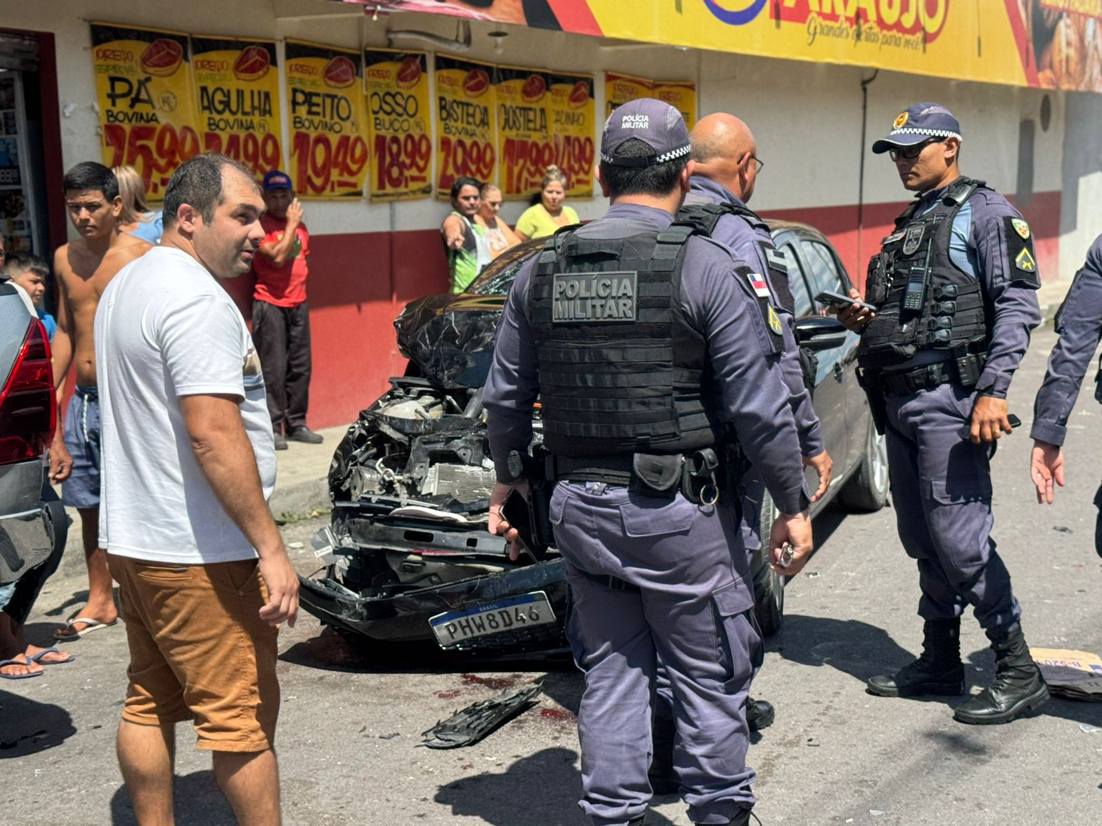Idosa morre imprensada entre carros durante grave acidente no São José