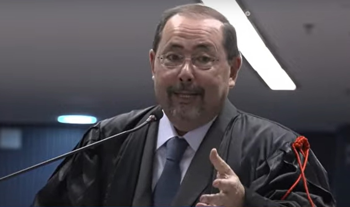 Defesa de Bolsonaro diz que Mauro Cid mentiu e que não há provas que liguem ex-presidente a 8/1 