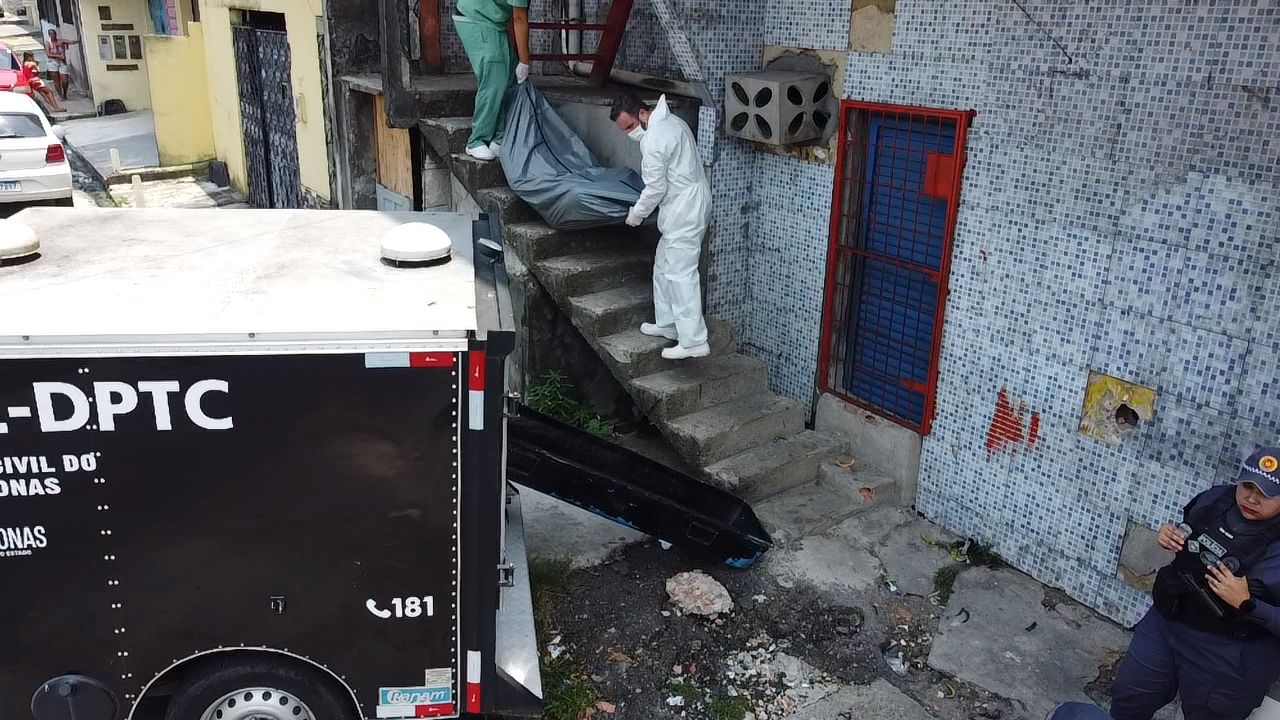 Homem tem moto roubada e é encontrado morto dentro de kitnet em Manaus