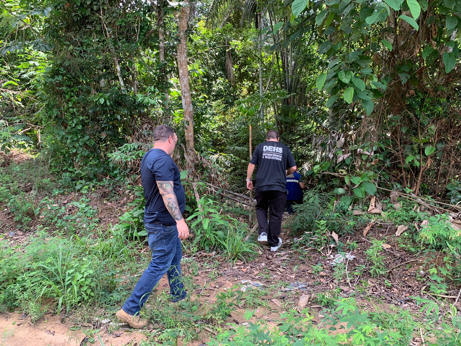 Corpo é encontrado no Tarumã com sinais de tortura e objeto introduzido no ânus