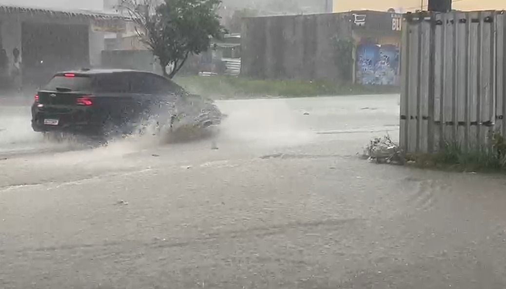 Defesa Civil alerta para riscos de alagamentos e enxurradas em Manaus
