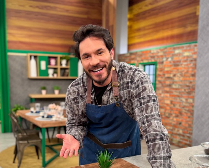 Eliezer diz que ficou deformado após exagerar em procedimentos estéticos 