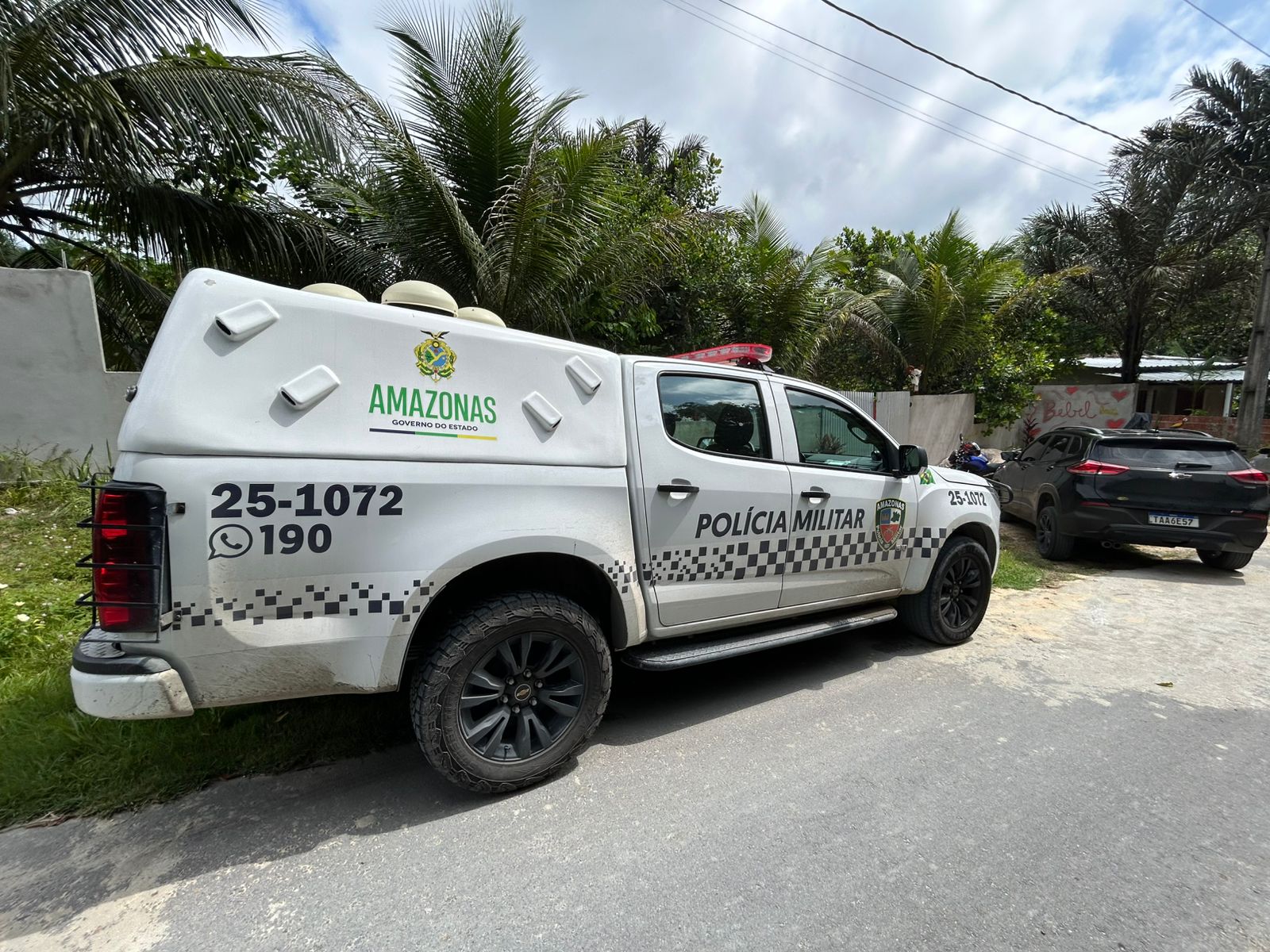 Mulher morre ao ter olhos perfurados a golpes de faca por marido no Lago Azul