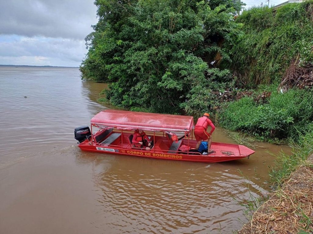 Mergulhador desaparece durante buscas por motor rabeta em rio no Amazonas
