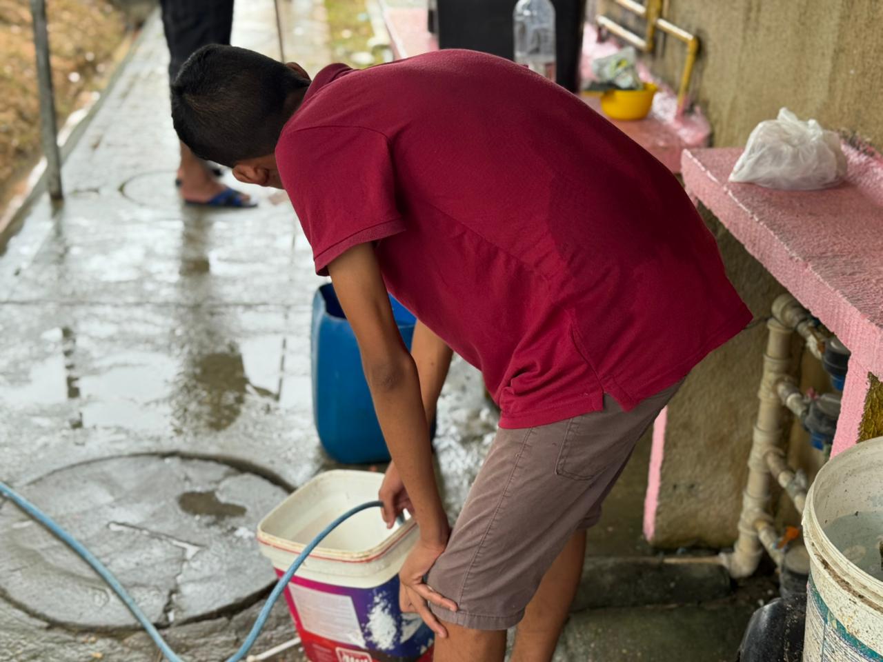 Águas de Manaus deixa moradores do Viver Melhor desabastecidos na véspera de Natal