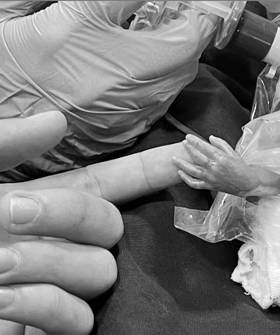 Filho de Whindersson nasce aos 5 meses de gestação em parto prematuro; veja