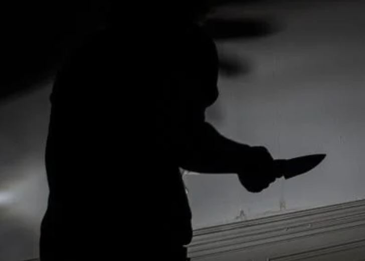 Assaltantes matam funcionário a facada e deixam patrão ferido no Amazonas 