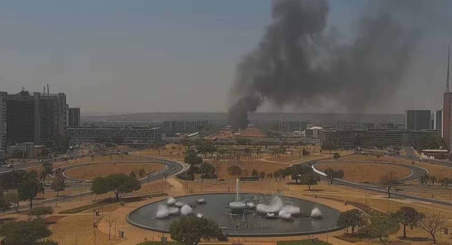 Suspeito de incendiar banheiros químicos na Esplanada dos Ministérios é preso