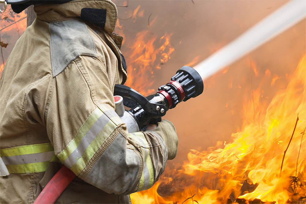 Casal que teve imóvel atingido por incêndio em shopping vizinho deve ser indenizado