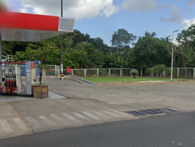 Homem desce do carro em avenida de Manaus e acaba morto a tiros