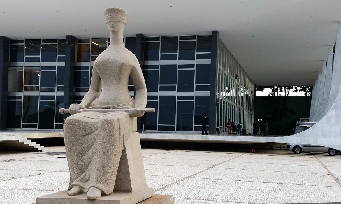 Suspeitos de atacar site do STF são presos