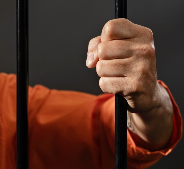 Pai quase vai preso após filho emprestar moto e cometer assalto no Centro 