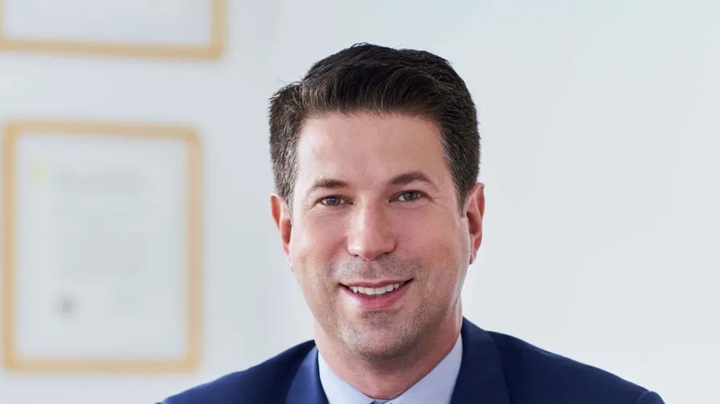 Professor da USP é preso nos EUA após disparos de chumbinho perto de sinagoga; templo judaico contesta