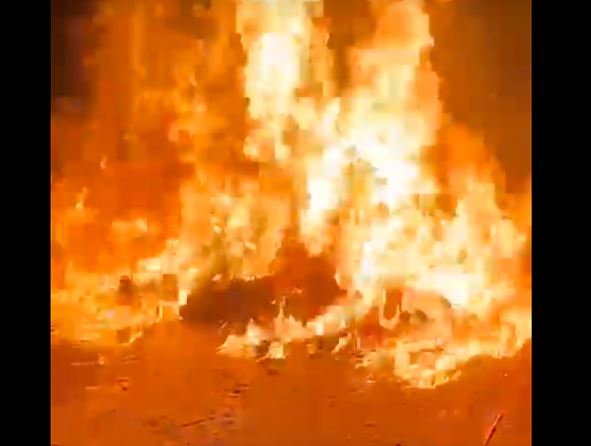 População se revolta e mata suspeito de assalto queimado e outro afogado no Amazonas