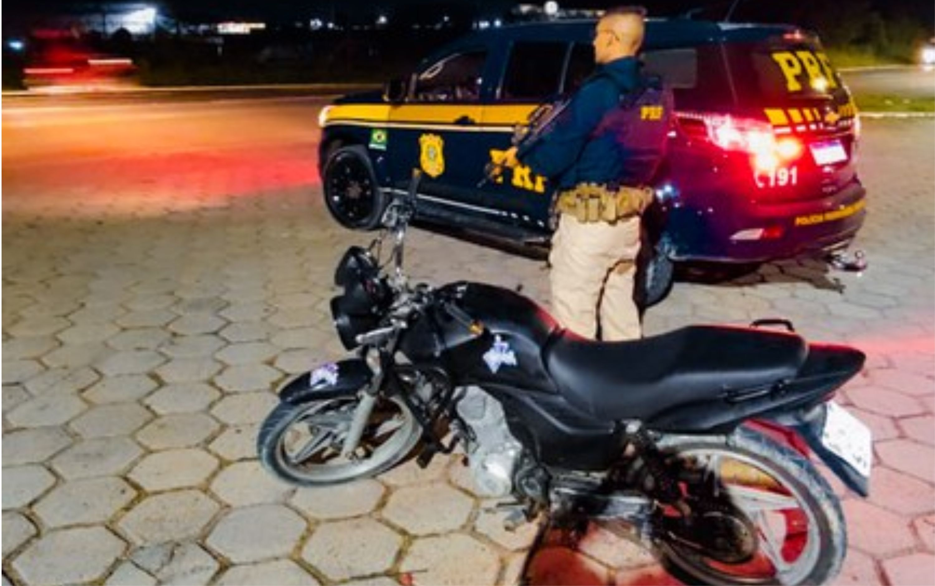 Suspeito abandona motocicleta roubada durante perseguição na BR-174